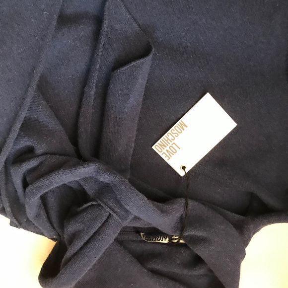 Love ❤️ Moschino Wool Dress - Picture 10 of 16